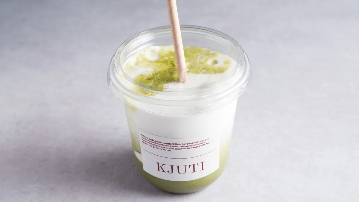 Ice matcha latte